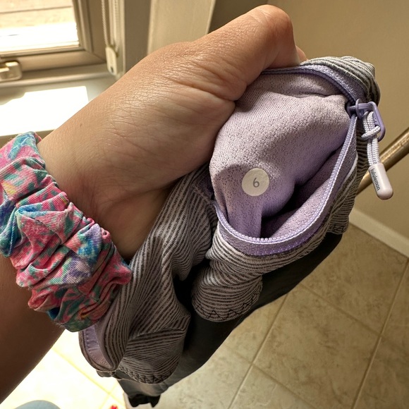 Lululemon Matching Set size 6 leggings and size‎ 4 pull over - Picture 15 of 15